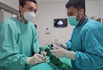 Prosedur Amnioreduksi oleh peserta PPDS-2 Fetomaternal